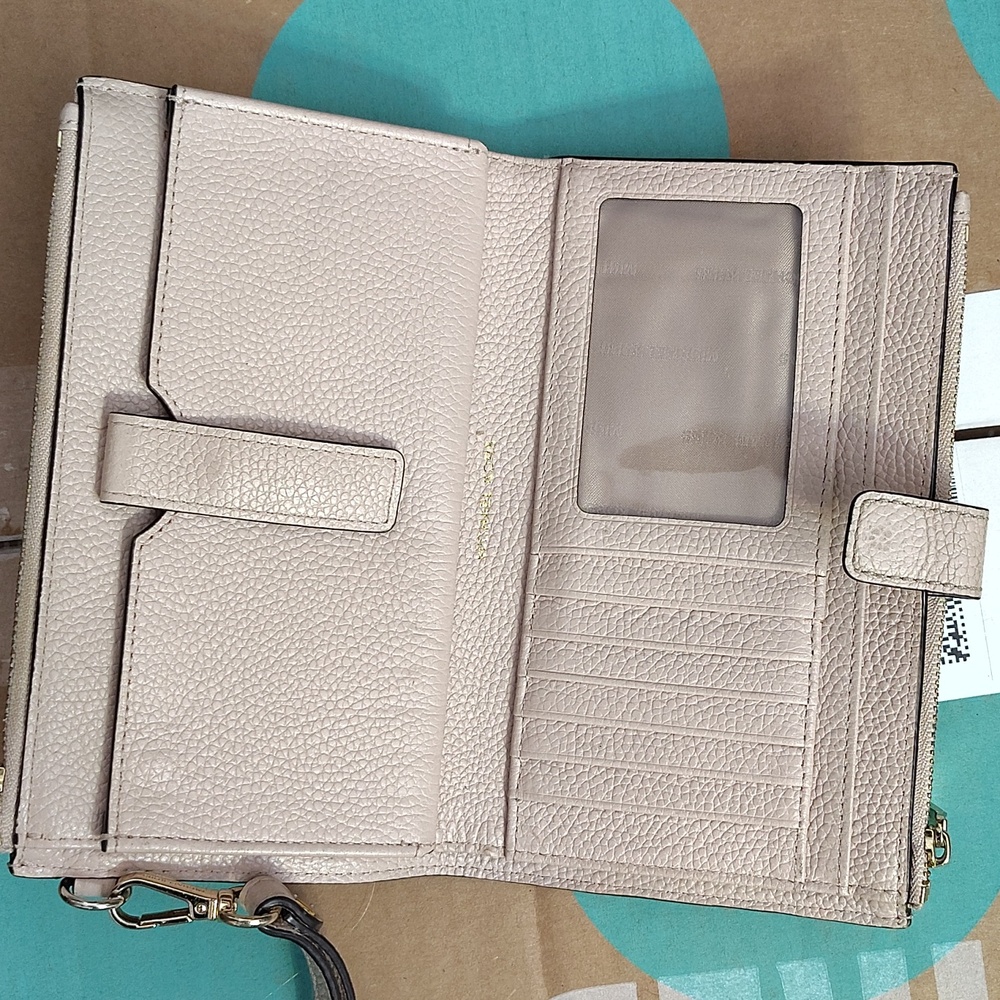 Michael Kors Blush Pink Leather Wristlet Wallet with Gold Hardware - Picture 5 of 8